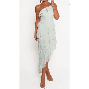 NWT Petal And Pup Womens Marion Embroidered Shoulder Maxi Ruffle Dress, Small